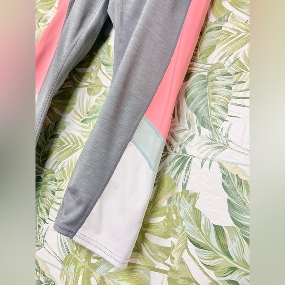 Athleta Colorblock Sonar Capri Athletic Legging Midrise Sz Large Pink Blue Grey‎ - Picture 9 of 14